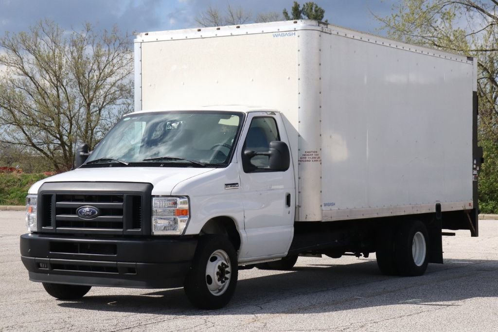 Used 2024 Ford E-350 and Econoline 350 Super Duty image 4