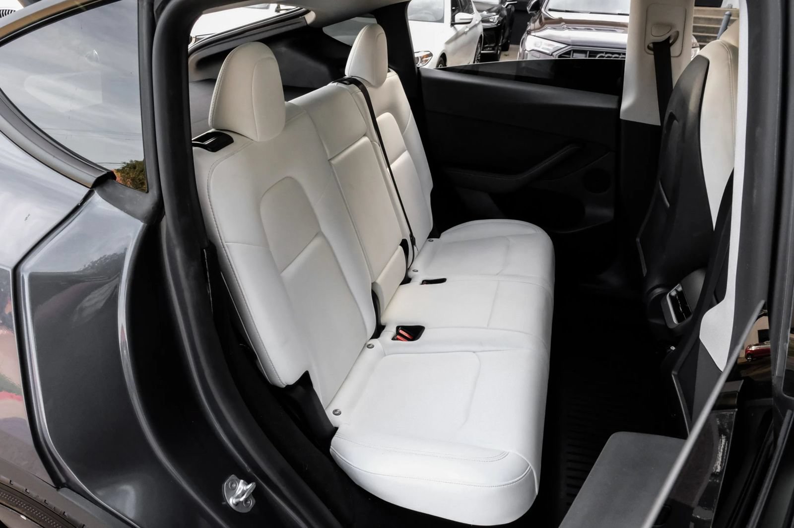 Used 2023 Tesla Model Y Long Range AWD/4WD image 36