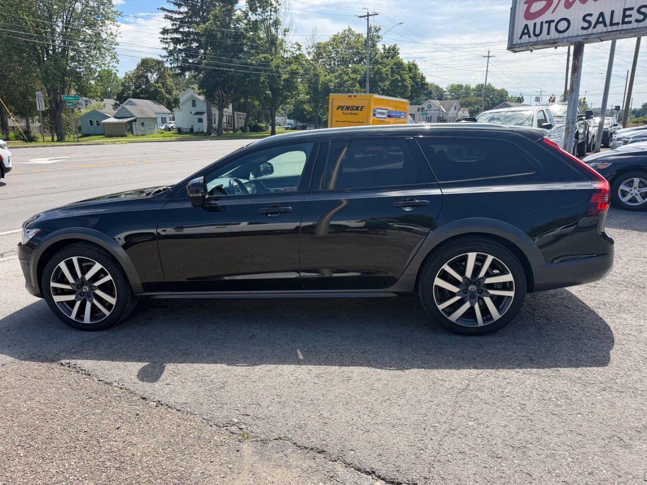 Used 2021 Volvo V90 T6 Cross Country AWD/4WD image 2