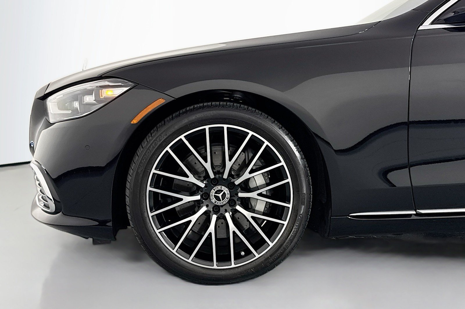 Certified 2026 Mercedes-Benz S 500 4MATIC image 11