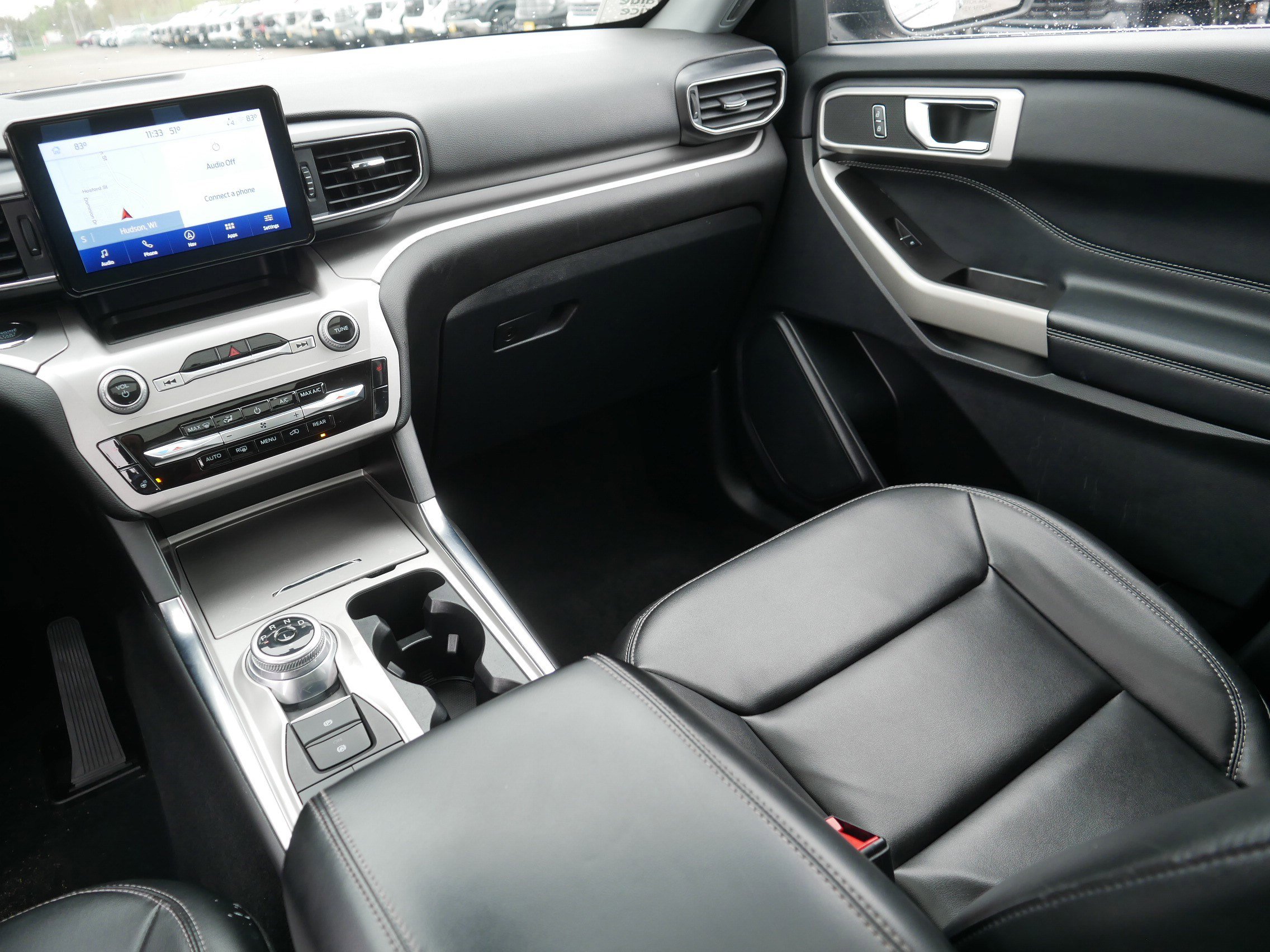 Used 2022 Ford Explorer XLT w/ Equipment Group 202A AWD/4WD image 11