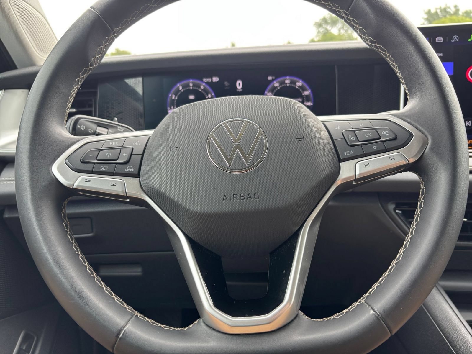 Used 2026 Volkswagen Tiguan SE AWD/4WD image 30