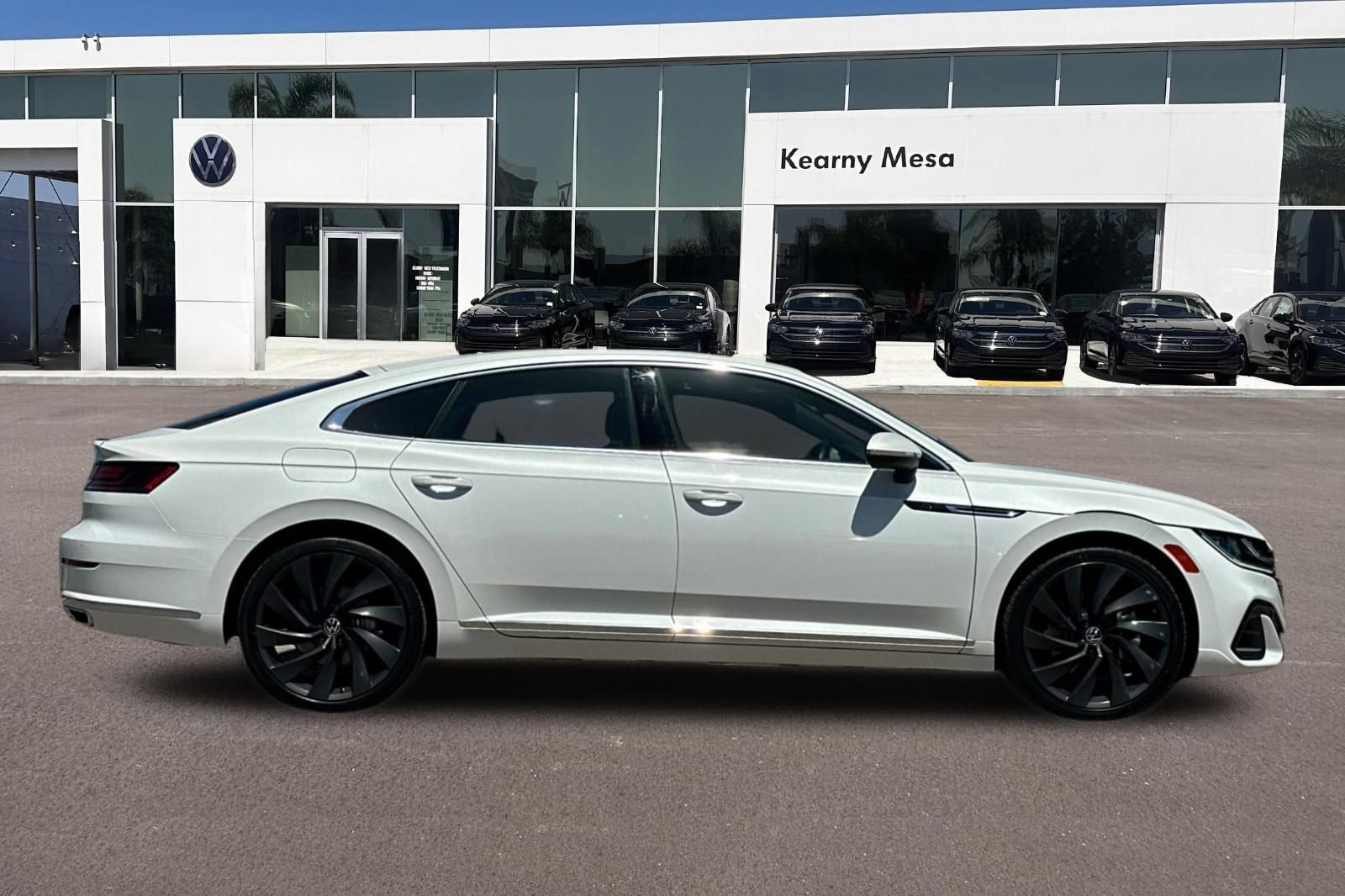 Used 2023 Volkswagen Arteon SEL AWD/4WD image 3