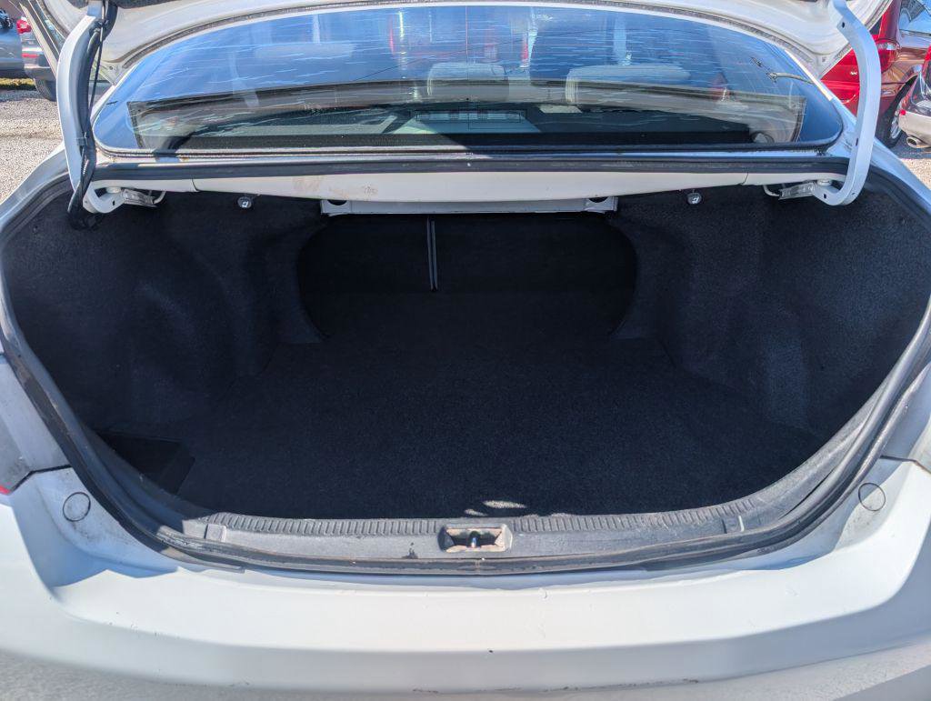 Used 2010 Toyota Camry LE image 11