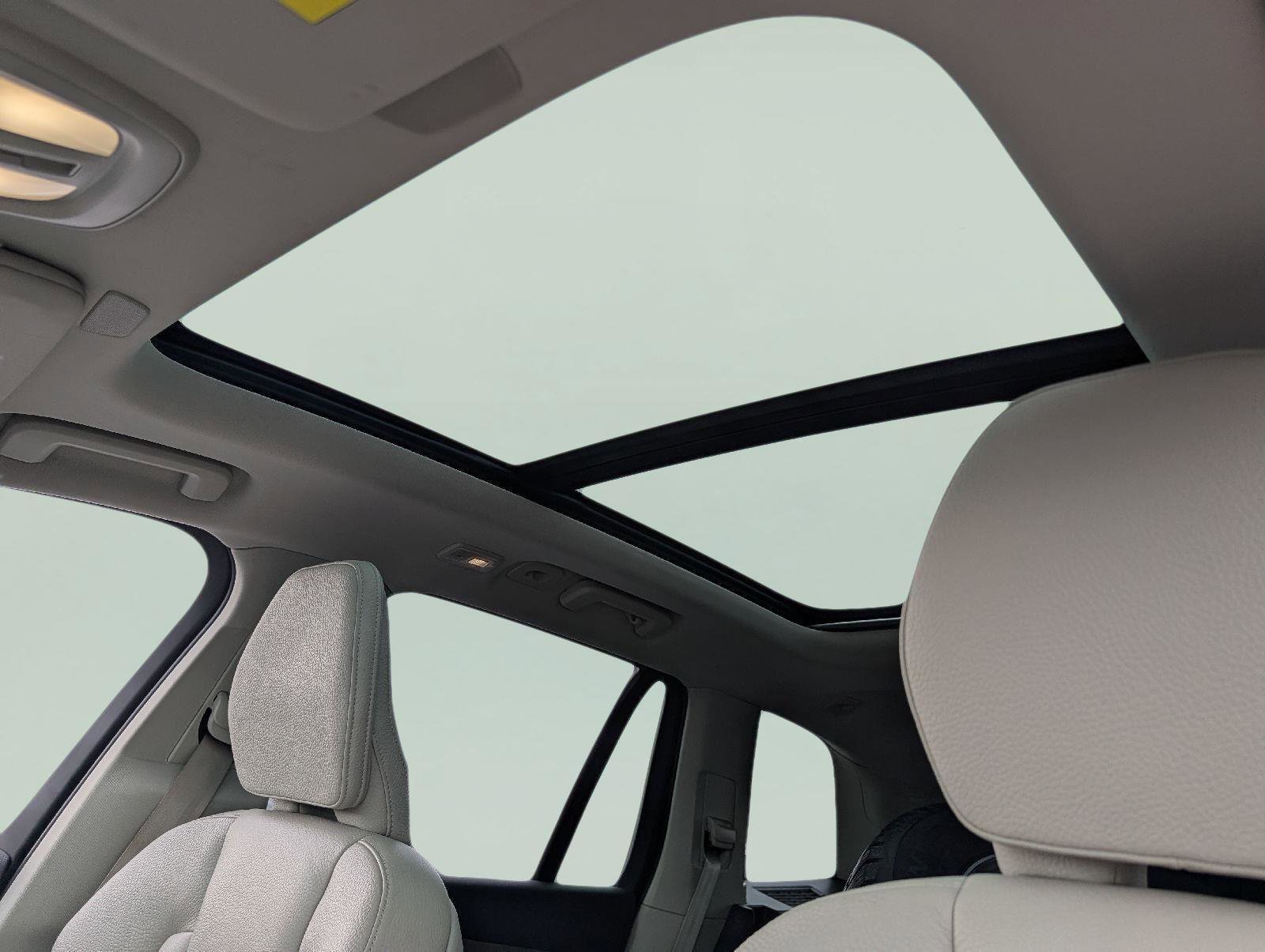 Used 2023 Volvo XC90 B6 Plus w/ Protection Package image 22