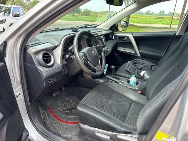 Used 2016 Toyota RAV4 LE AWD/4WD image 12