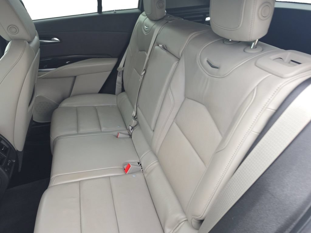 Used 2019 Cadillac XT4 Premium Luxury FWD image 16