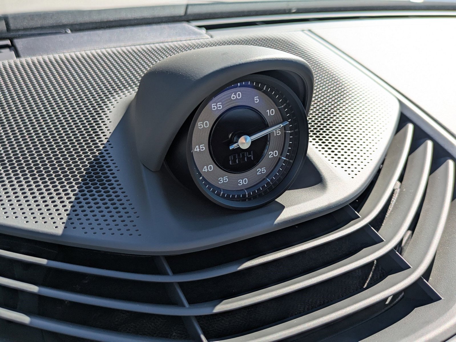 New 2025 Porsche Taycan image 21