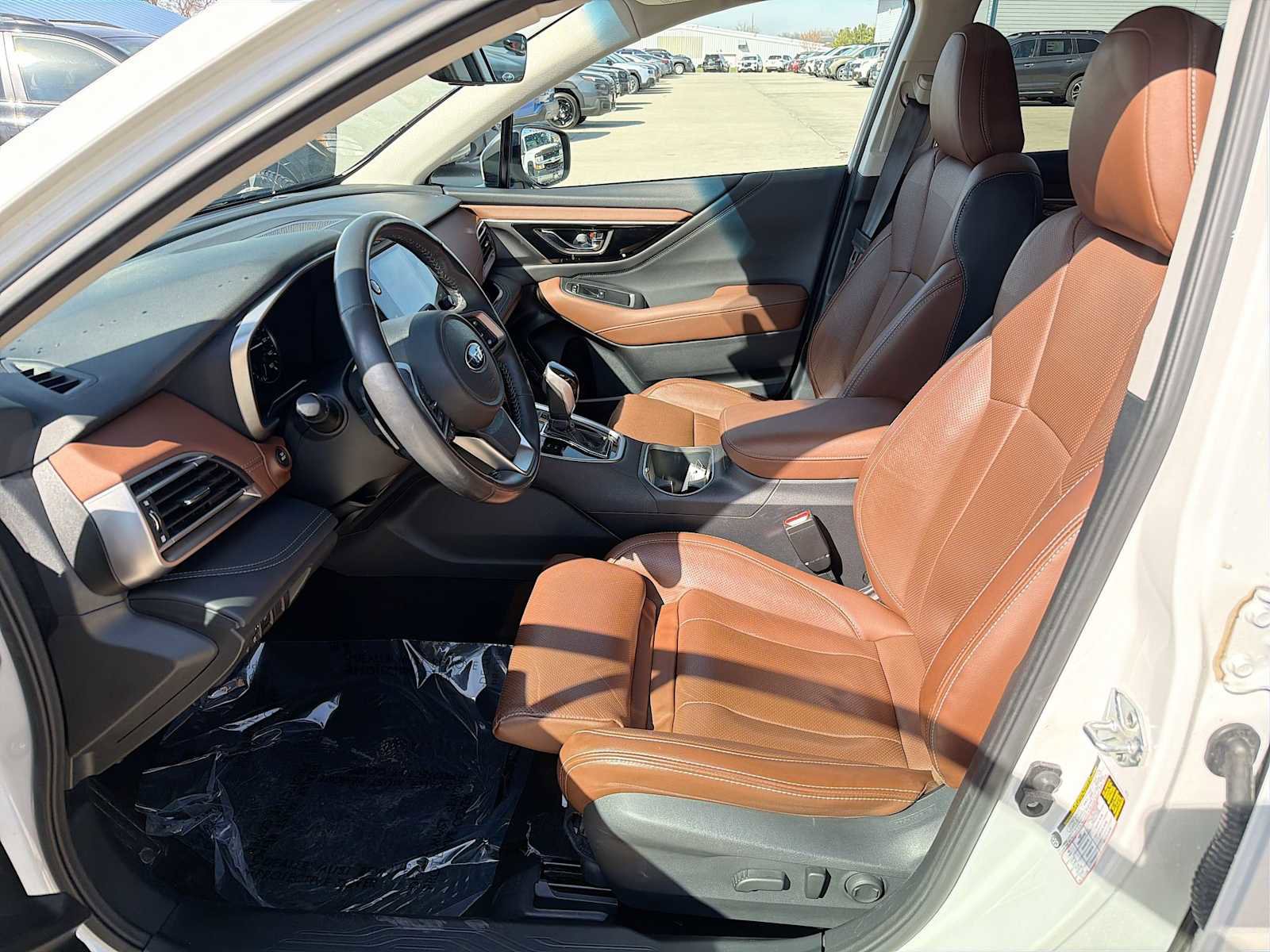 Used 2022 Subaru Outback Touring image 2