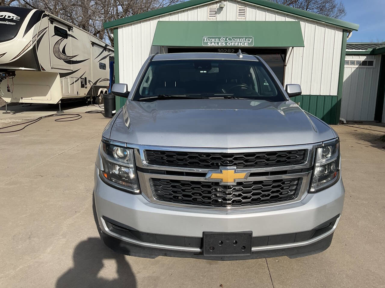 Used 2018 Chevrolet Suburban LT image 4