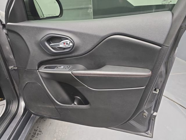 Used 2020 Jeep Cherokee Trailhawk w/ Cold Weather Group image 47