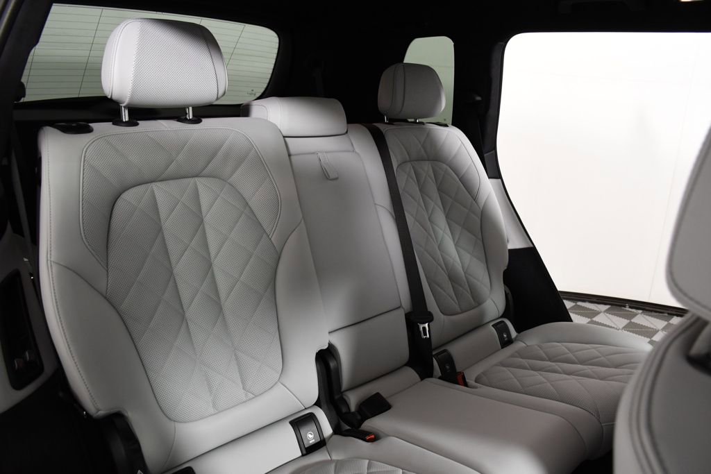Used 2024 BMW X7 xDrive40i w/ Premium Package image 23