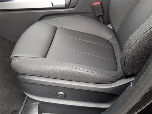 New 2026 Mercedes-Benz GLB 250 image 4