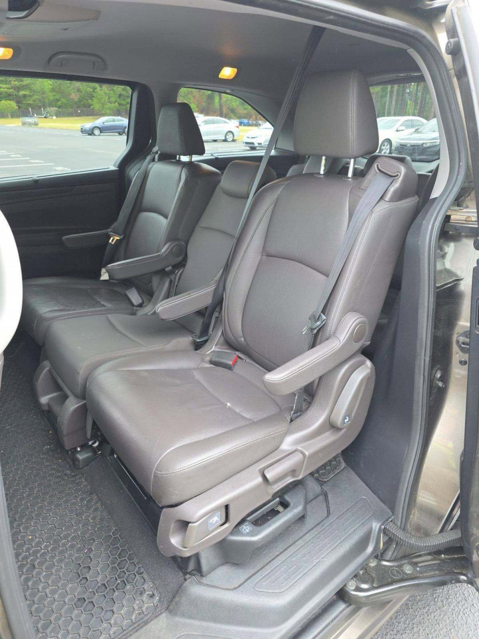 Used 2018 Honda Odyssey Touring image 9