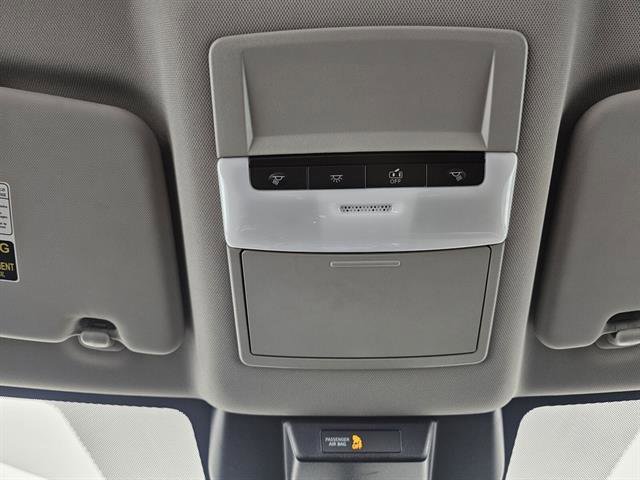 Used 2024 Nissan Rogue S image 33