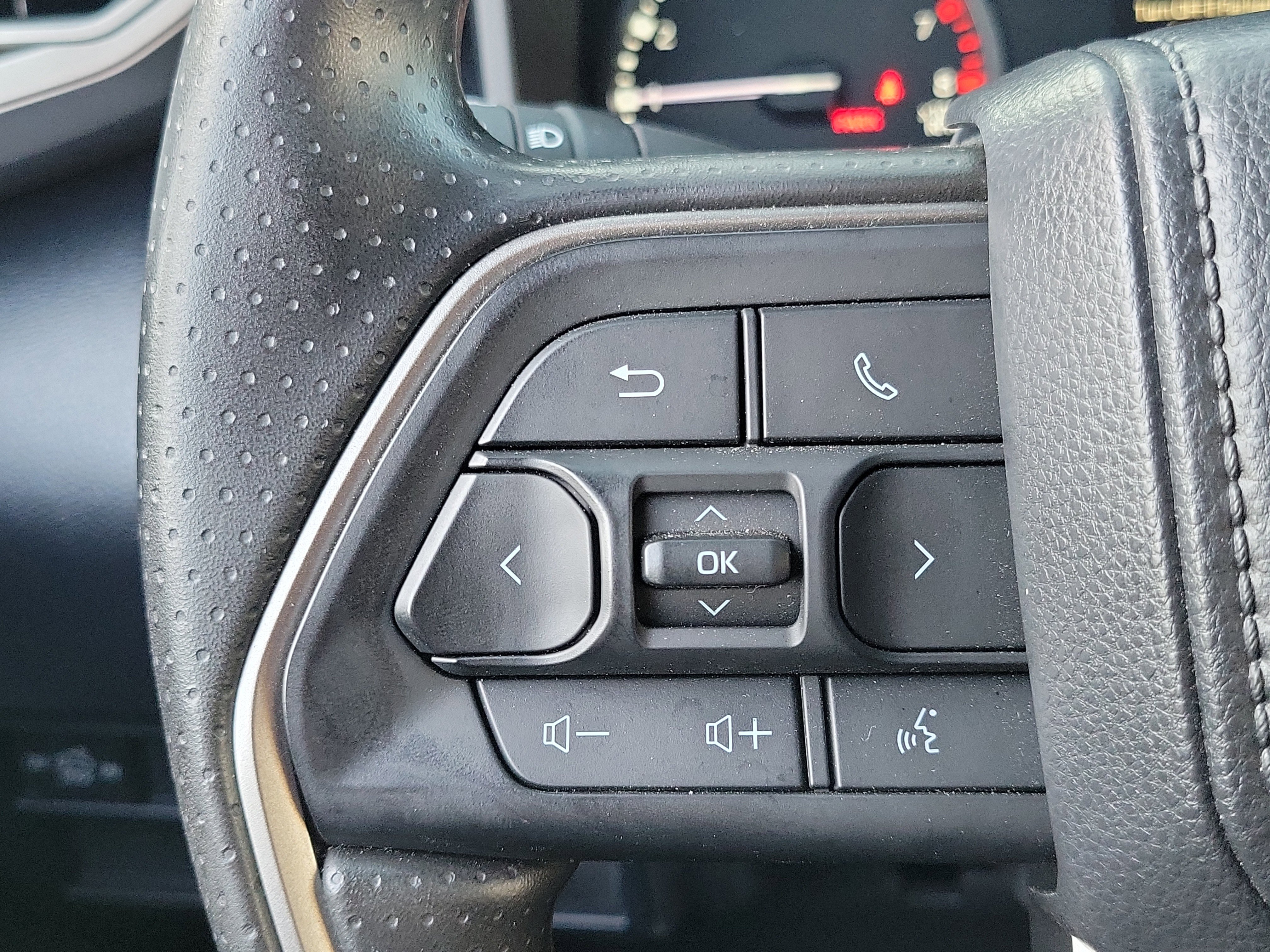 Used 2025 Toyota Tundra SR5 w/ SR5 Convenience Package image 7