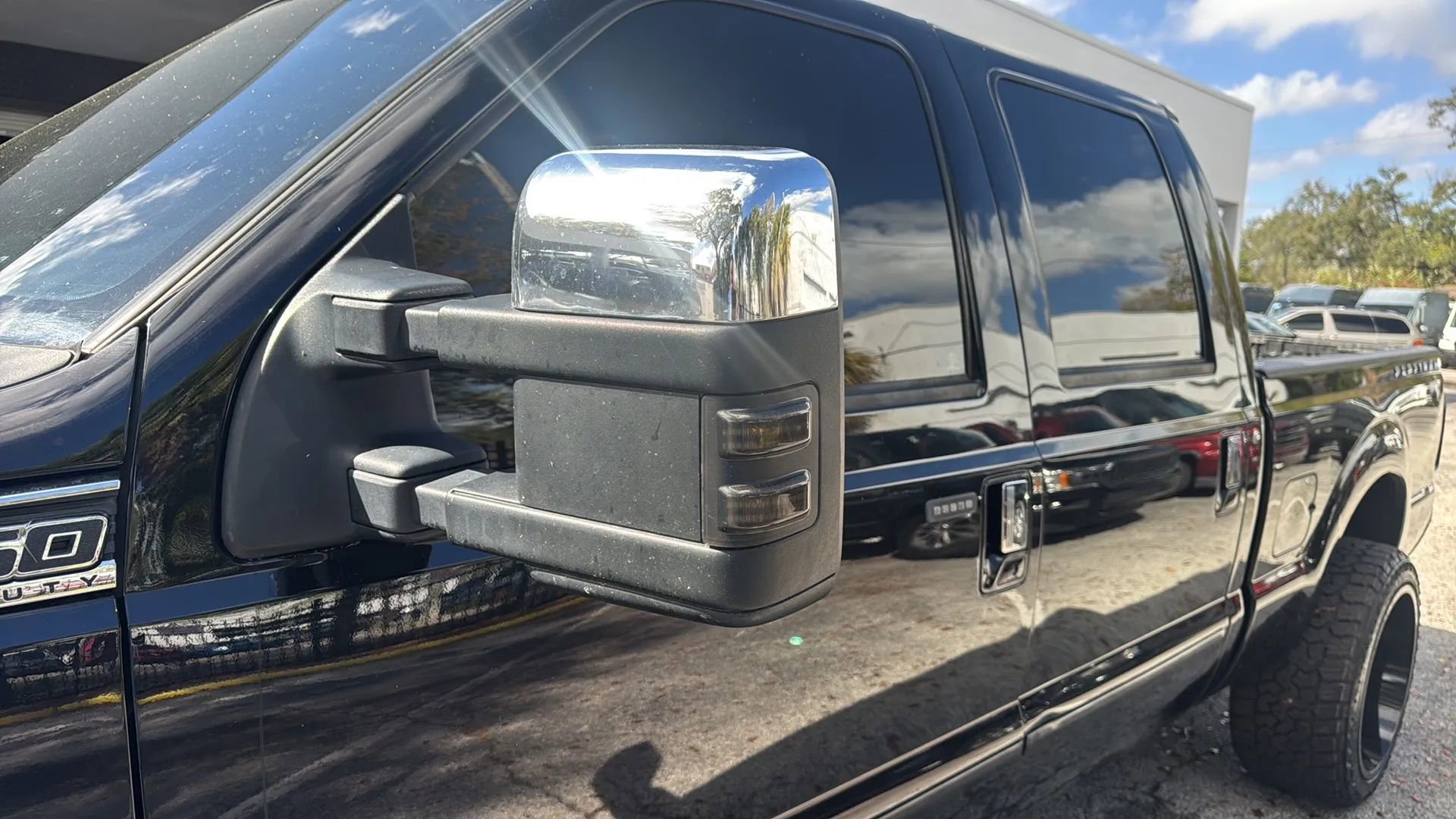 Used 2016 Ford F250 Platinum w/ FX4 Off-Road Package image 38