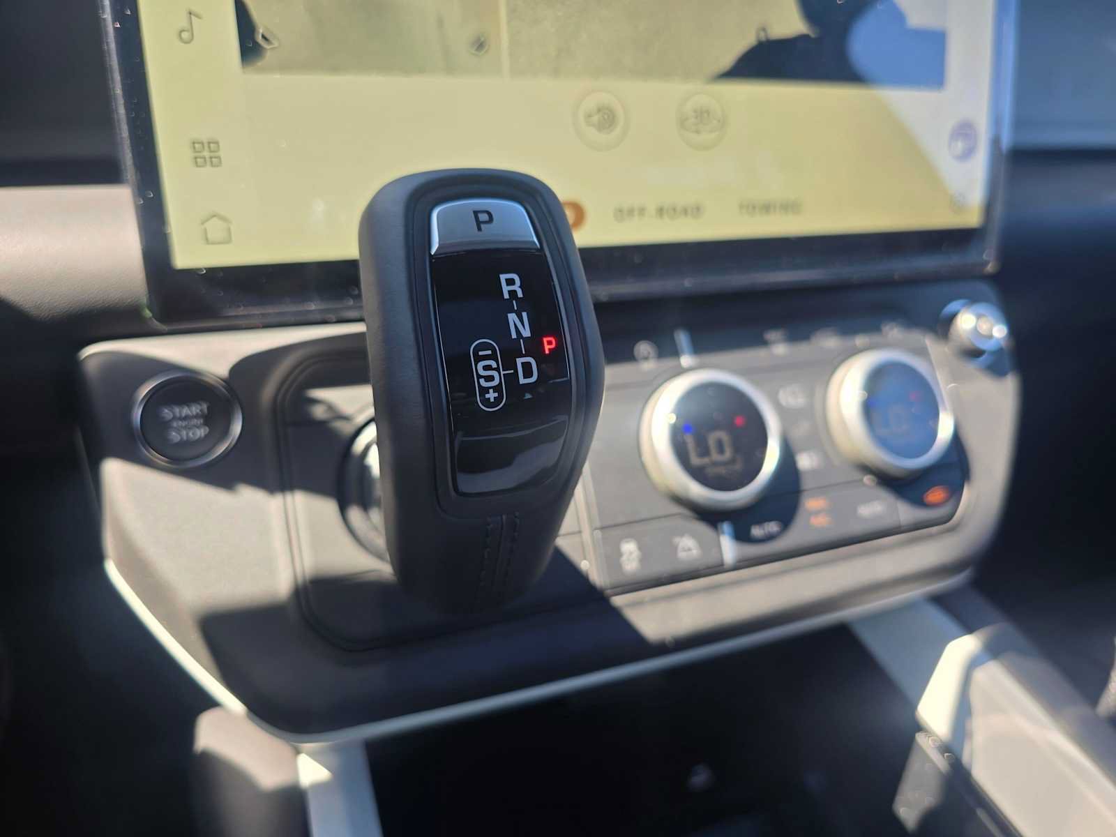 New 2026 Land Rover Defender 110 X-Dynamic SE AWD/4WD image 30