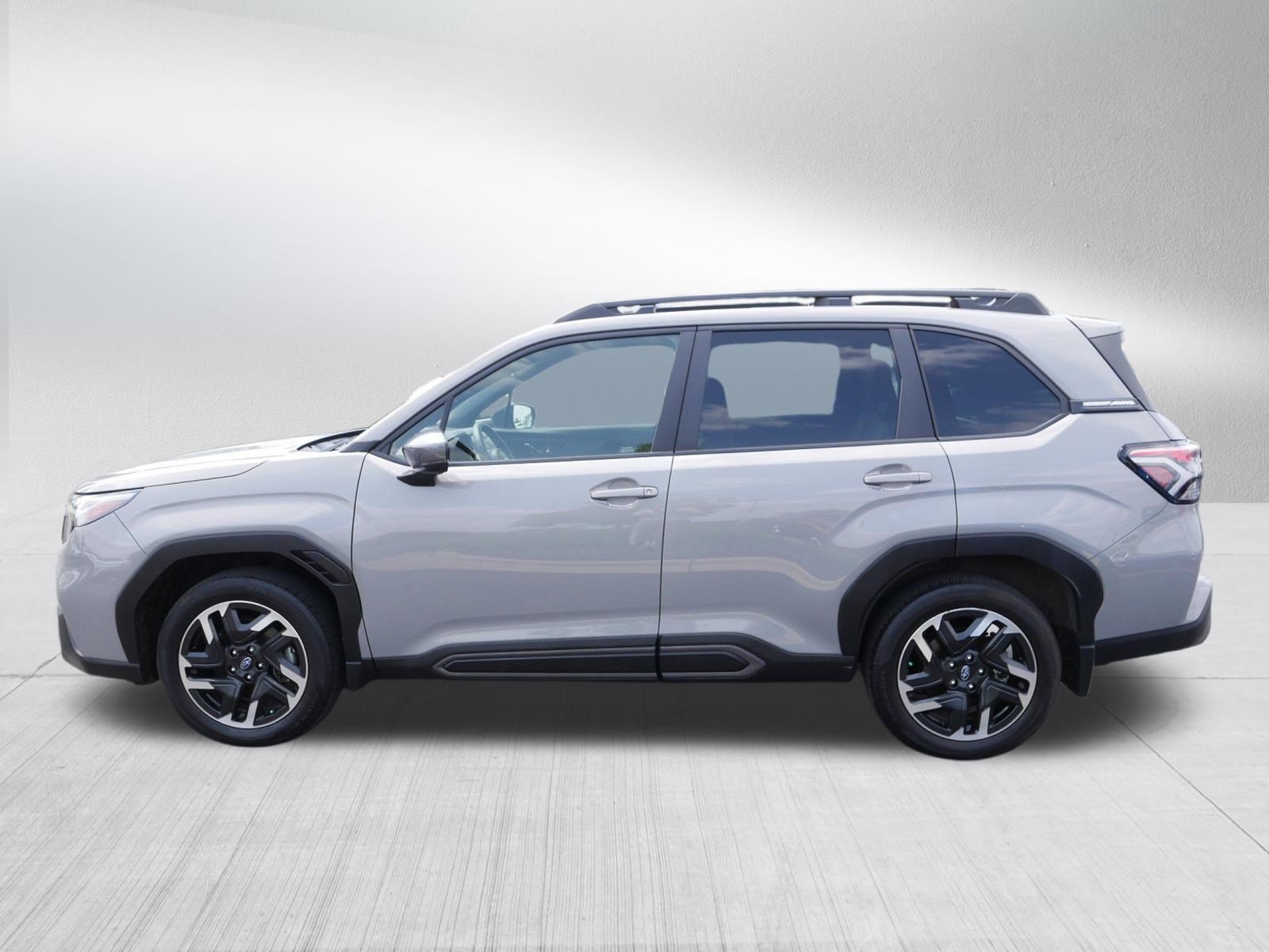 Used 2025 Subaru Forester Limited AWD/4WD image 4
