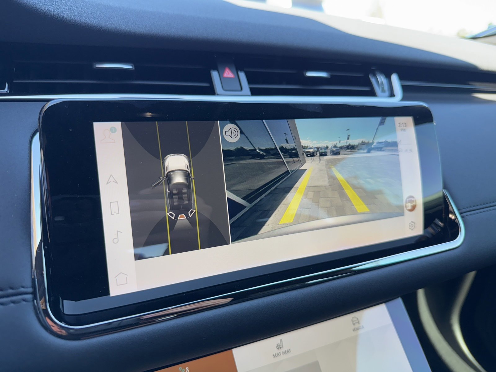 Used 2023 Land Rover Range Rover Evoque R-Dynamic SE image 22