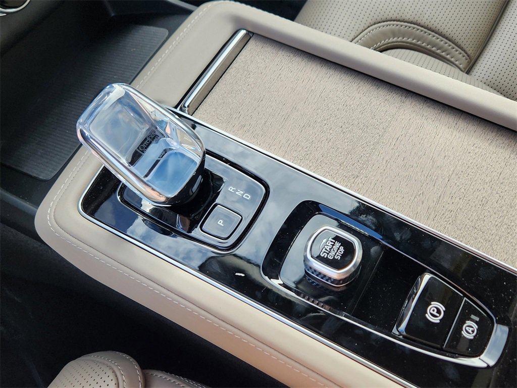 New 2026 Volvo XC90 T8 Ultra w/ Lounge Package image 17