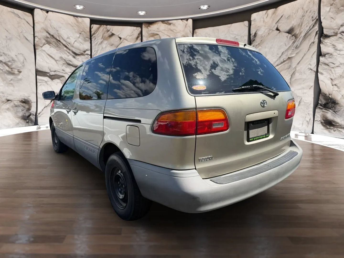 Used 2000 Toyota Sienna CE w/ CE Extra Value Pkg FWD image 8