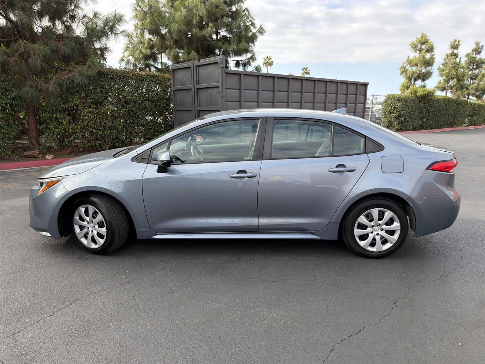 Used 2023 Toyota Corolla LE FWD image 3