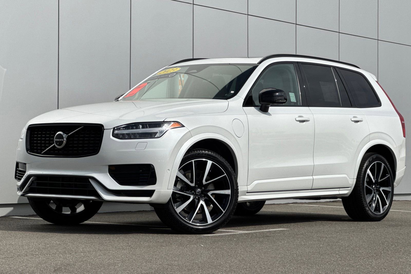 Used 2023 Volvo XC90 T8 Ultimate w/ Protection Package Premier AWD/4WD image 1
