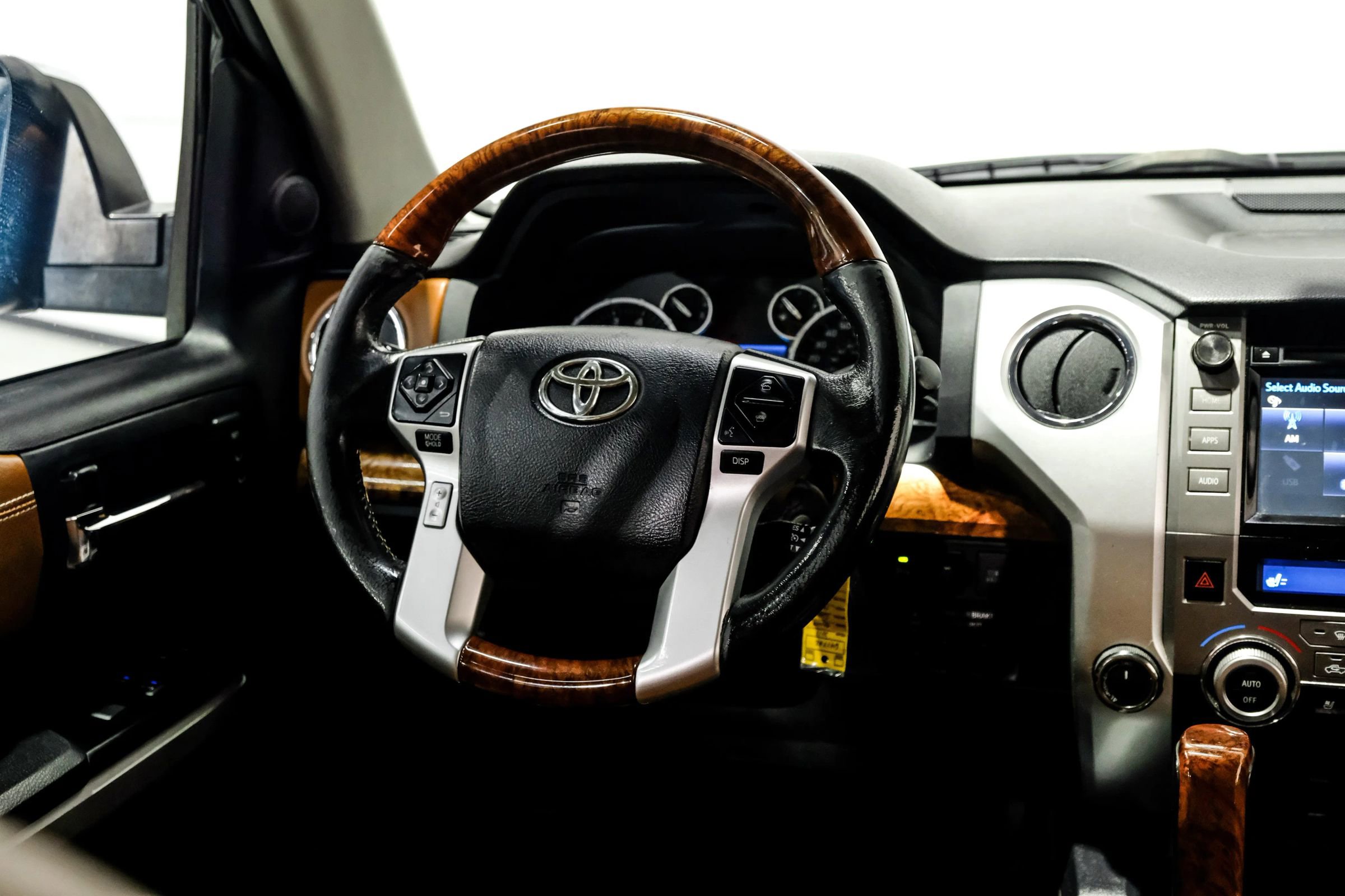Used 2017 Toyota Tundra 1794 Edition AWD/4WD image 20