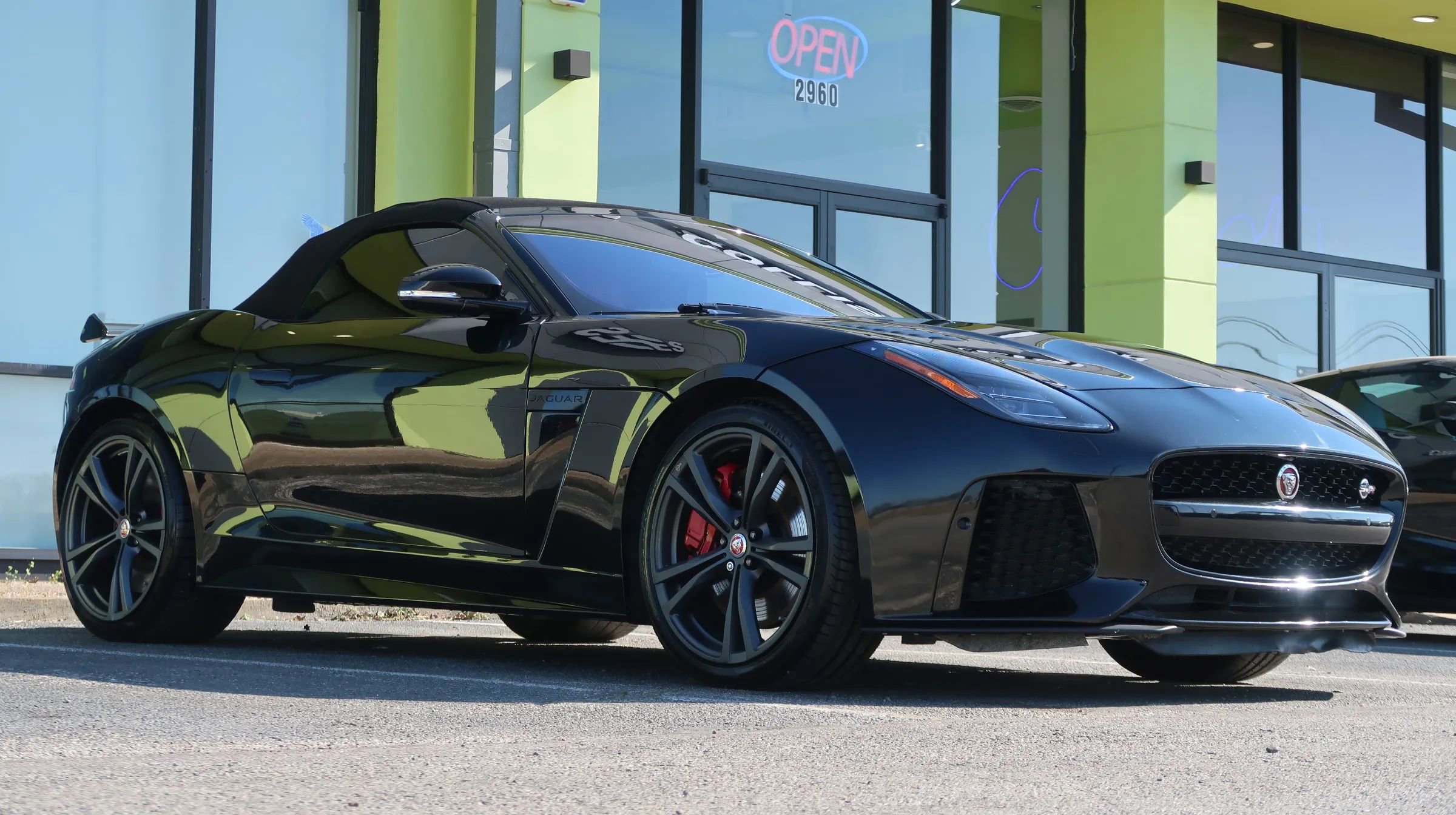 Used 2020 Jaguar F-TYPE SVR image 6