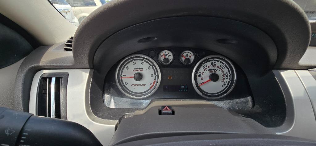 Used 2010 Ford Focus SEL FWD image 17