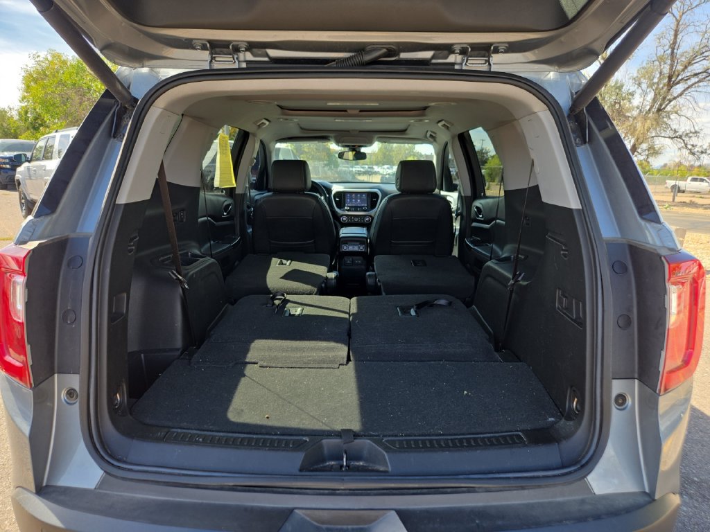 Used 2023 GMC Acadia SLT w/ Technology Package AWD/4WD image 22