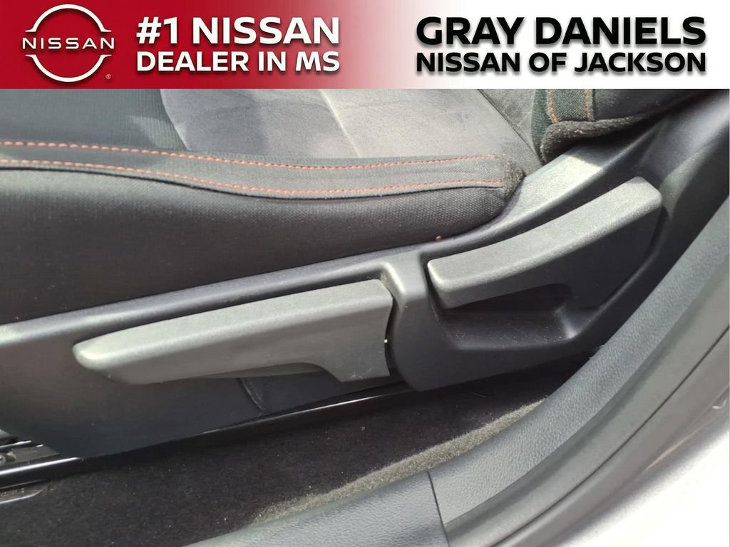 Used 2025 Nissan Sentra SR FWD image 11