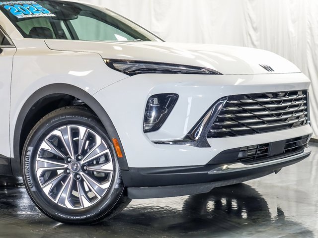 Certified 2025 Buick Envision Preferred image 3