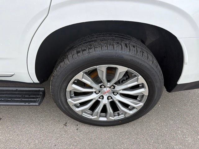 Used 2021 GMC Yukon Denali w/ Denali Premium Package AWD/4WD image 13