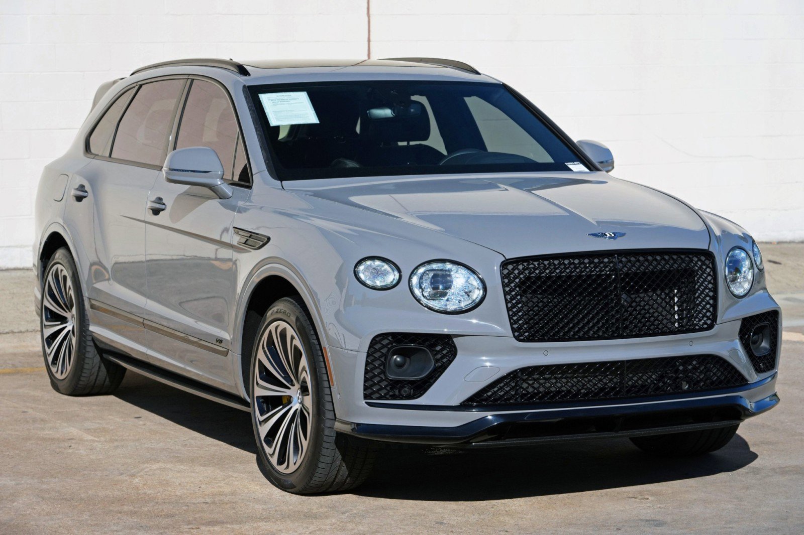 Used 2022 Bentley Bentayga AWD/4WD image 60