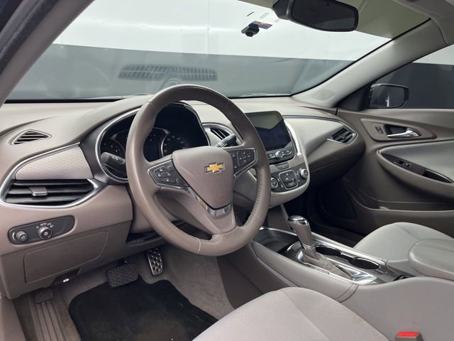 Used 2017 Chevrolet Malibu LT image 8