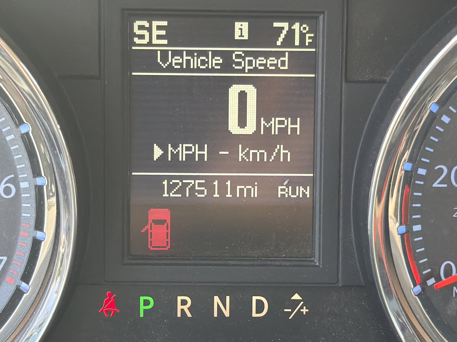 Used 2013 Chrysler Town & Country Touring-L w/ Driver Convenience Group image 12