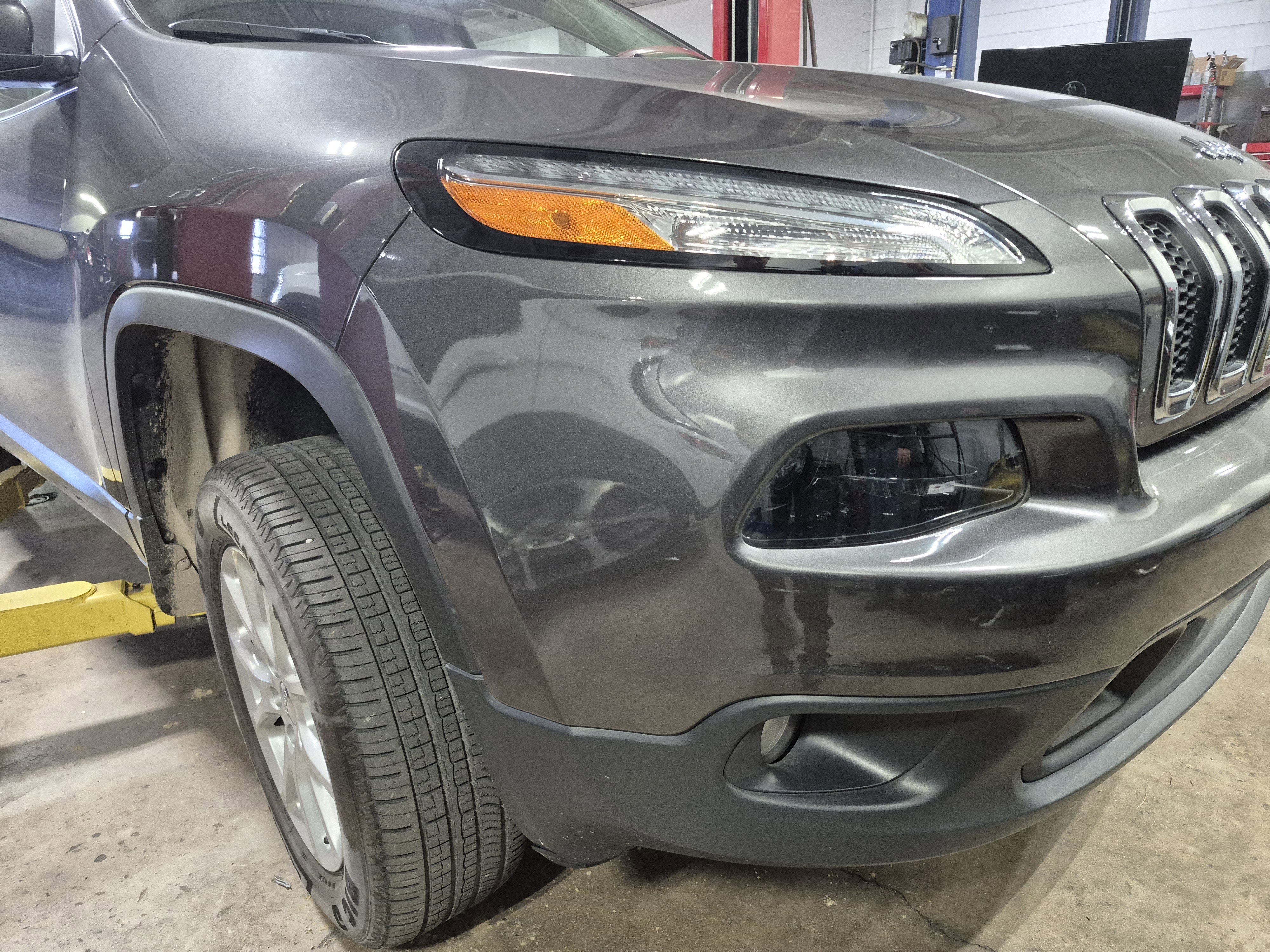 Used 2017 Jeep Cherokee Latitude w/ Comfort/Convenience Group image 14