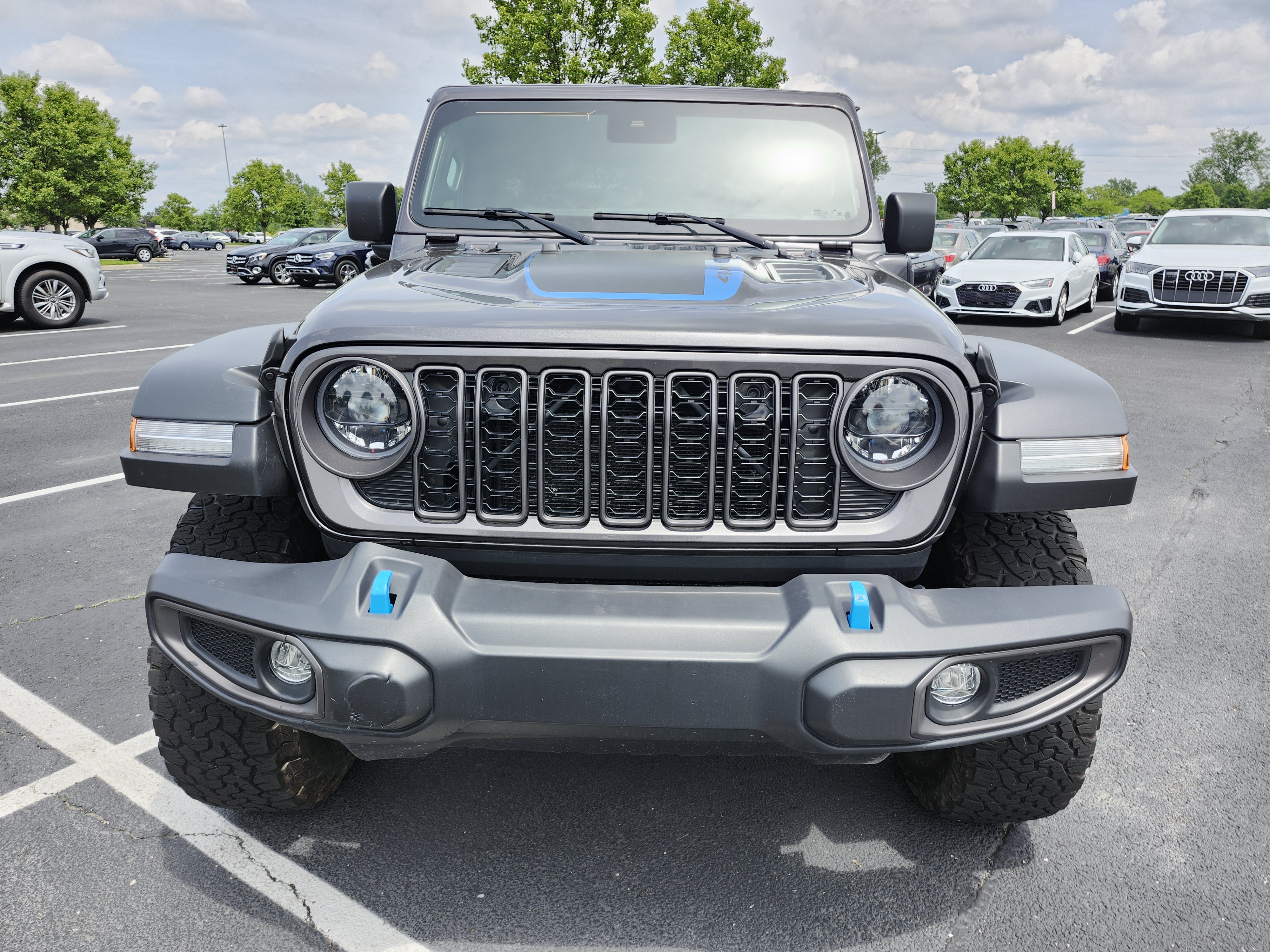 Used 2024 Jeep Wrangler Unlimited Rubicon 4xe w/ Convenience Group AWD/4WD image 13