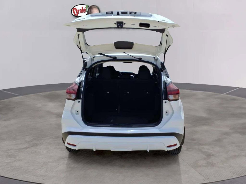 Used 2023 Nissan Kicks SV image 19