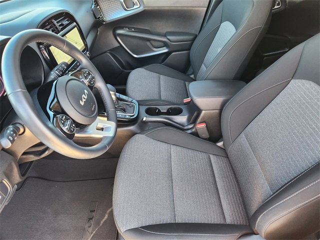 Certified 2025 Kia Soul EX image 13