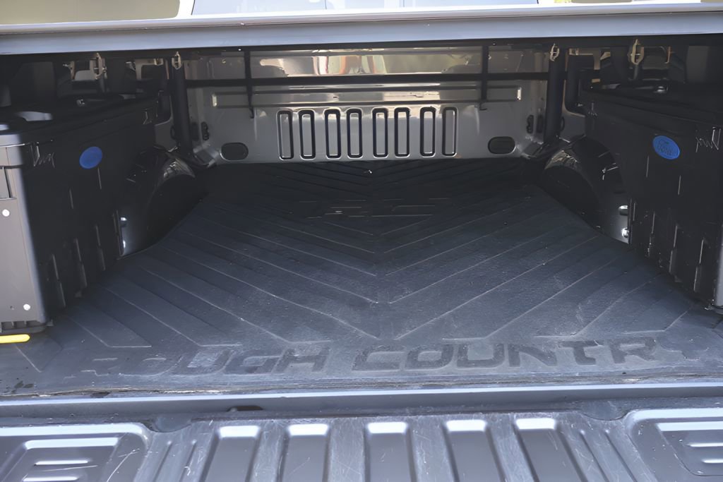 Used 2023 Ford F250 XL w/ Snow Plow Prep Package AWD/4WD image 15