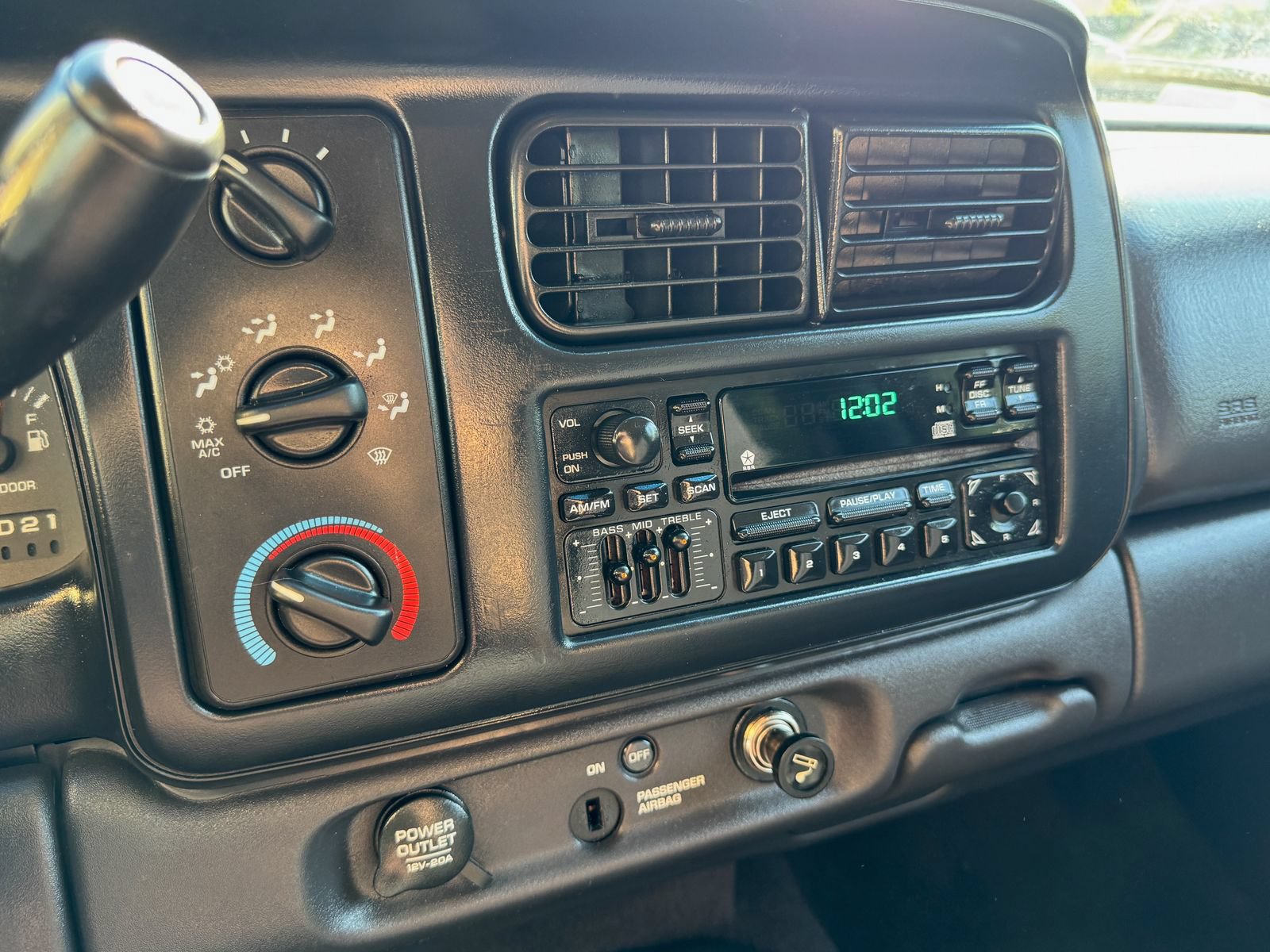 Used 2000 Dodge Dakota SLT AWD/4WD image 12