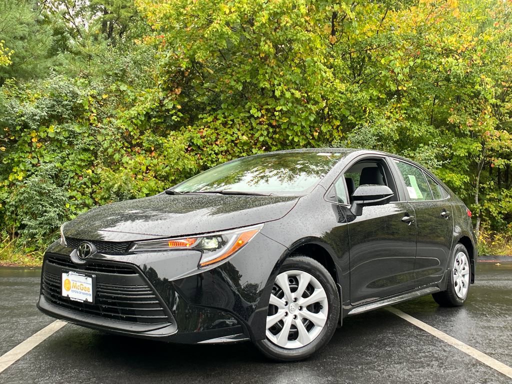 New 2025 Toyota Corolla LE