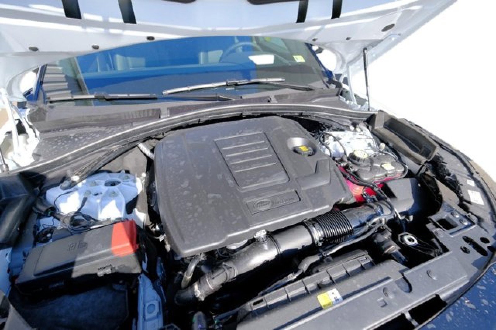 New 2025 Land Rover Range Rover Velar S image 9