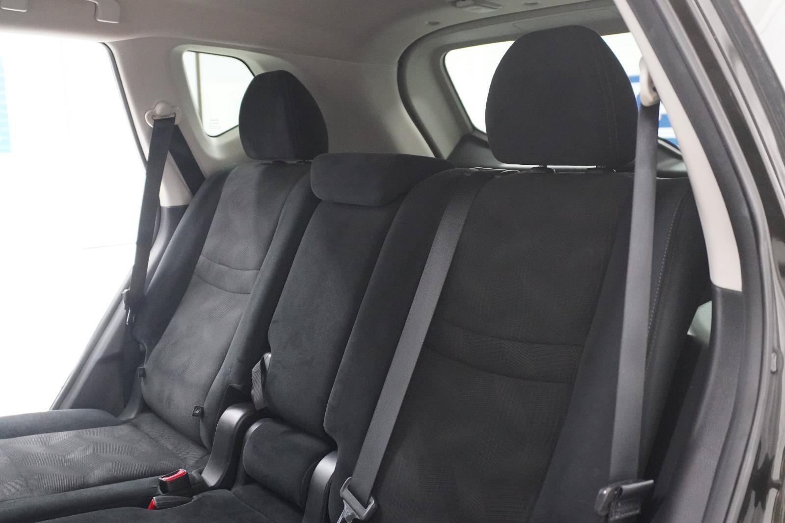 Used 2016 Nissan Rogue S w/ Appearance Package FWD image 26