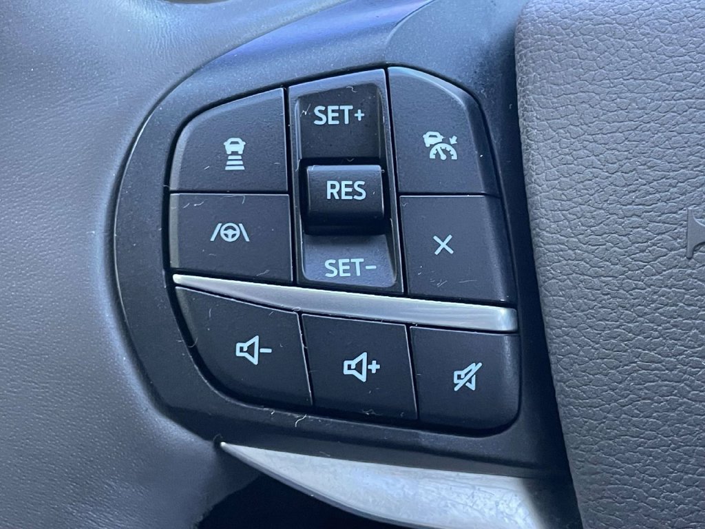 Used 2020 Ford Explorer Platinum w/ Premium Technology Package AWD/4WD image 21