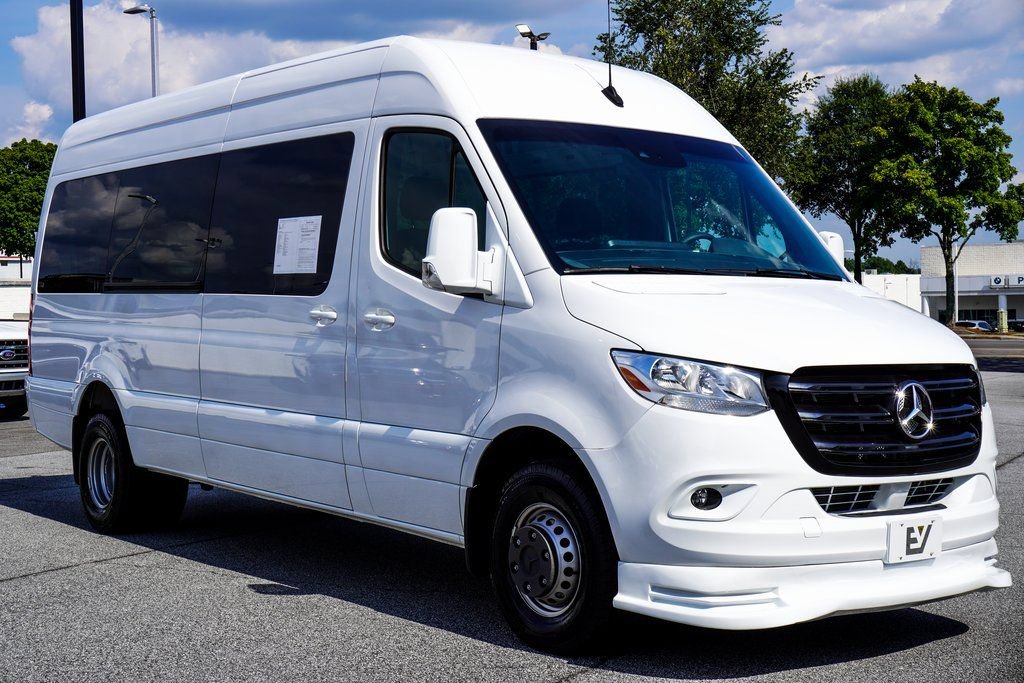 Used 2021 Mercedes-Benz Sprinter 3500 w/ Swivel Seat Package image 5