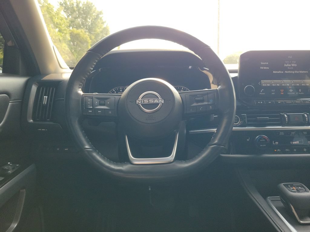 Used 2024 Nissan Pathfinder SL w/ SL Premium Package AWD/4WD image 17